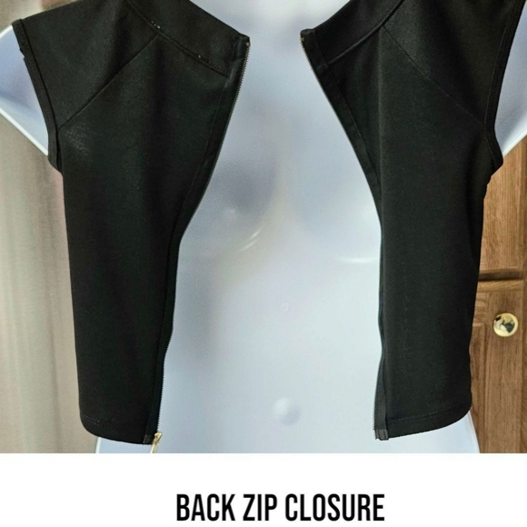 ARDEN B. Women's black sleeveless front cut out sexy cropped summer top size L - Picture 6 of 11